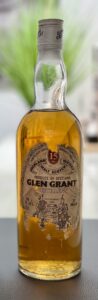 Eine Flasche Glen Grant 15-year-old von Gordon MacPhail aus den 1970ern.