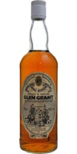 Eine Flasche Glen Grant 45-year-old als Licensed-Bottling von Gordon MacPhail