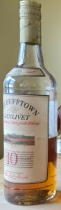 Eine Flasche Dufftown 10-years