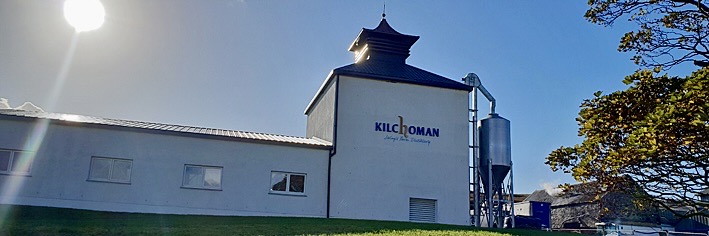 Kilchoman neues Kilngebäude bei Sonnenschein