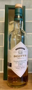 Eine Flasche Linlithgow 1982 von Scott's Selection